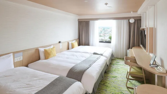 غرفة بسريرين منفصلين مع سرير إضافي، Vessel Hotel Kumamoto Airport 2/7