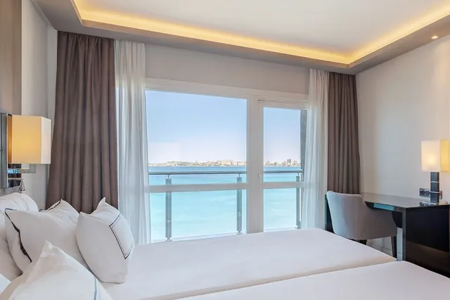جناح جونيور تنفيذي بسرير كينج بإطلالة على البحر، Melia Alicante 10/10