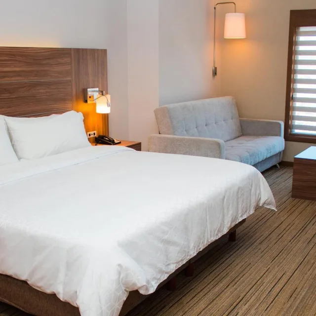 جناح، Holiday Inn Express Guaymas 1/10