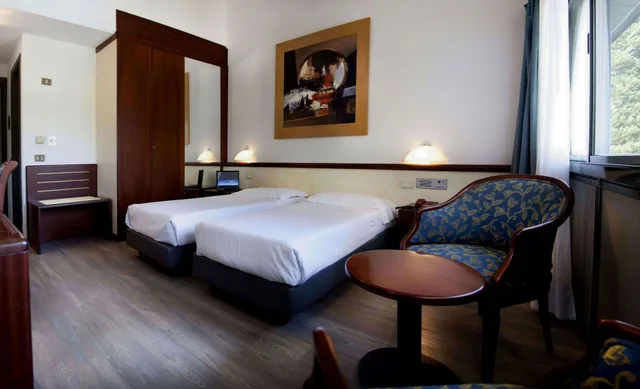 غرفة اقتصادية ثلاثية، Green Motel 8/10