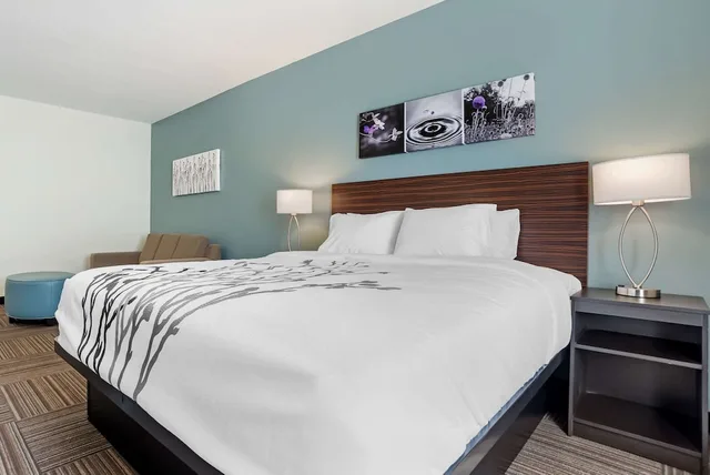 Suite, King Bed, Accessible, Sleep Inn & Suites Fort Walton Beach - Destin West 1/3