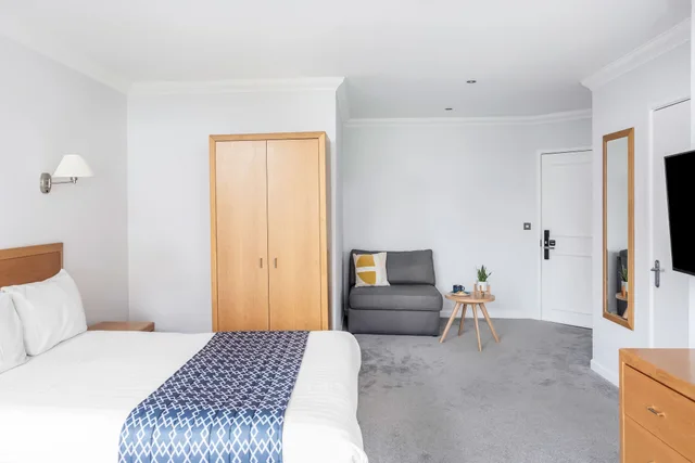 غرفة عائلية بسرير مزدوج مع أريكة لذوي الإعاقة، Kilbirnie Hotel 1/6