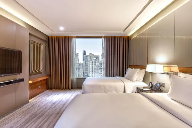 جناح تنفيذي بسريرين منفصلين، Hilton Sukhumvit Bangkok Hotel 1/5