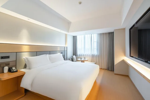 Business, Double Bed, Moon Bay 2/2