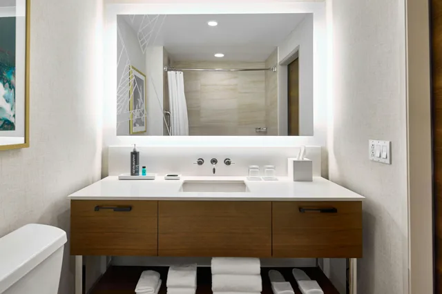 غرفة، The Del Monte Lodge Renaissance Rochester Hotel Spa 7/10