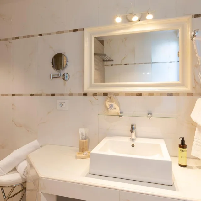 Superior, Double Bed, Pagoda Hotel Residence 4/6
