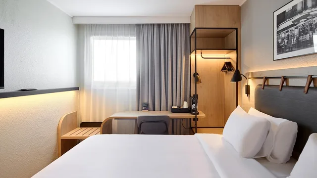 Superior, King Bed, CAMPANILE VILLEJUIF 4/8