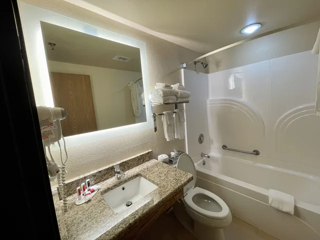 غرفة بسرير كوين، Super 8 by Wyndham Macon 6/7