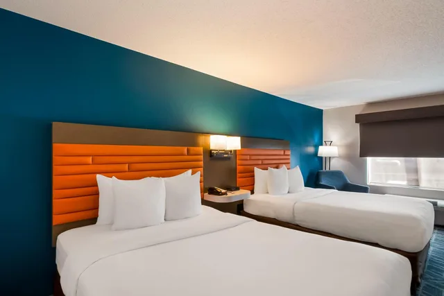 غرفة بسريرين كوين يُسمح فيها بالحيوانات الأليفة، Comfort Inn Falls Church - Tysons Corner 2/10