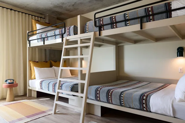 Room, Multiple Beds, Accessible، Moxy Charleston Downtown 1/2