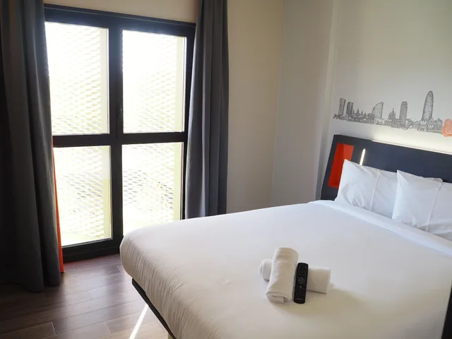 غرفة قياسية بسرير مزدوج، easyHotel Barcelona Fira 2/10