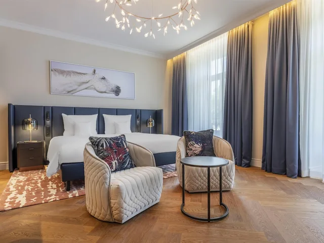 Junior Suite, King Bed, Park View, Steigenberger Europaischer Hof 2/8