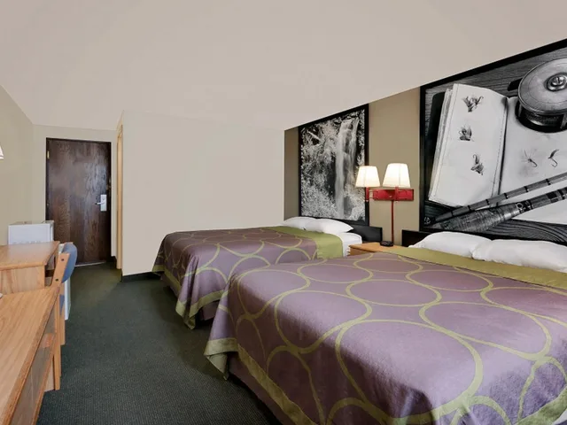 غرفة بسريرين كوين يُسمح فيها بالحيوانات الأليفة، Fairbridge Inn And Suites 1/1