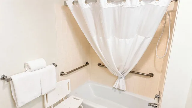 Deluxe, 2 Queen Beds, Accessible, Ticaboo Lodge Lake Powell 9/9