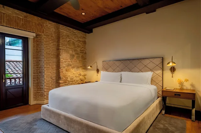 Casco, Queen Bed، Hotel La Compania In The Unbound Collection By Hyatt 2/10
