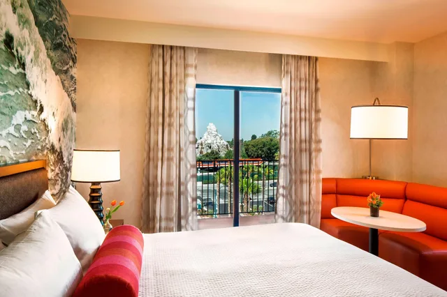 Room, 2 Queen Beds, Resort View, Balcony، Courtyard Anaheim Theme Park Entrance 1/10