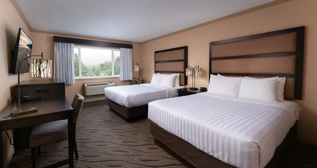 غرفة بسريرين كوين، Prestige Inn Golden 2/2