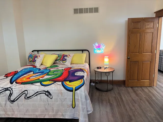 جناح بسرير كينج، Hermann Crown Suites 3/10