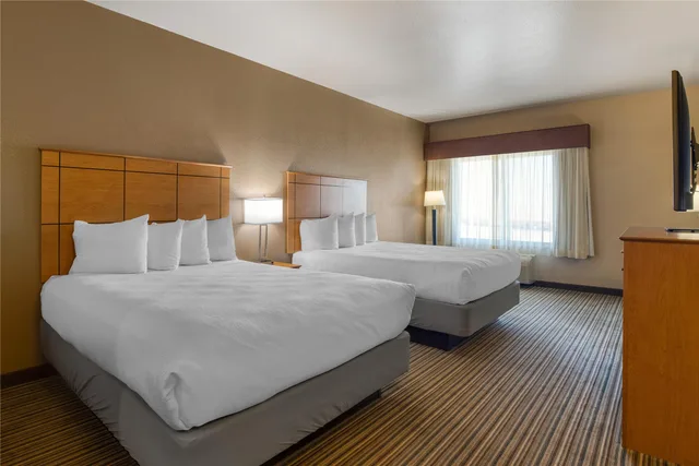 غرفة بسريرين كوين، Best Western Shelby Inn Suites 6/9