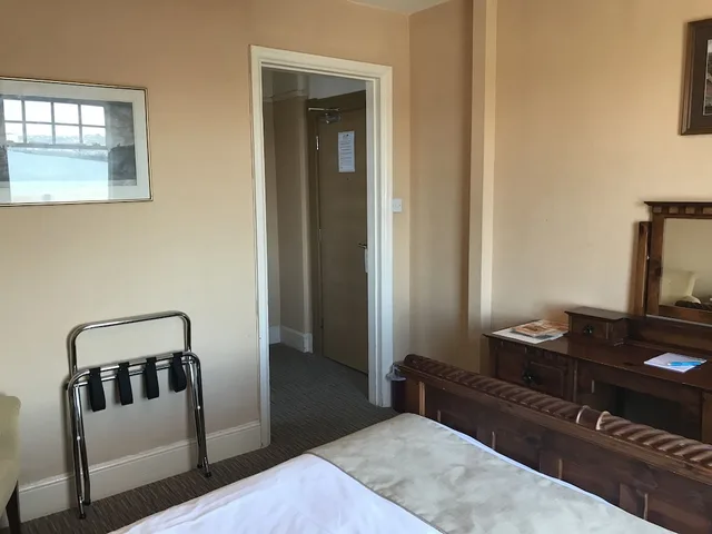 غرفة مفردة، Pier Hotel 7/8