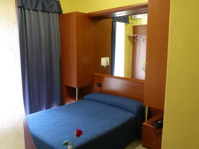 غرفة مفردة، Hotel Aurora 2/15