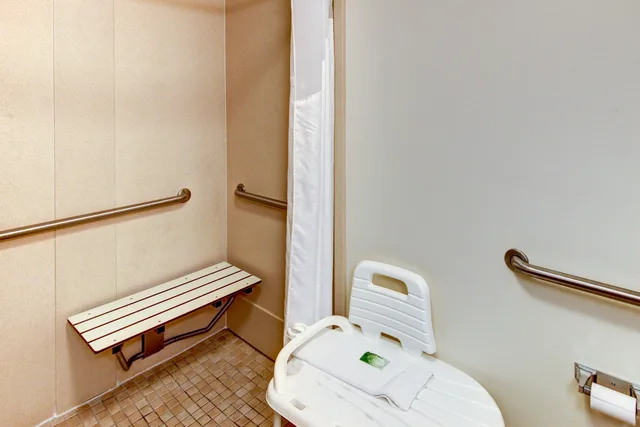 غرفة بسريرين كوين لذوي الإعاقة، Holiday Inn Express Hotel Suites San Angelo 4/4