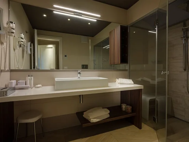 Royal, Spa, Suite, Double Bed, Sofa, Jetted Tub، Parc Hotel Germano Suites 4/5
