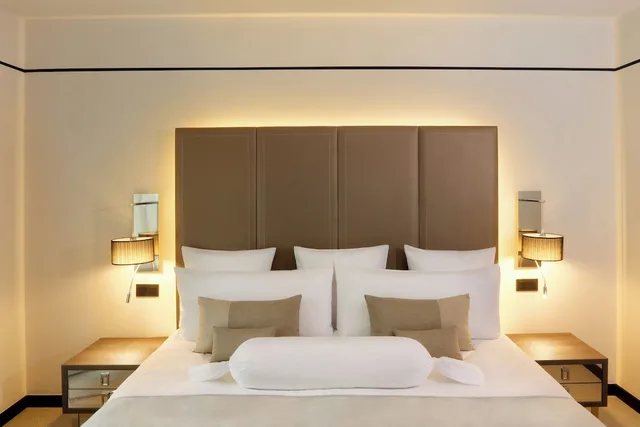 The Level, King Bed, Executive Lounge Access، Melia Berlin 3/4