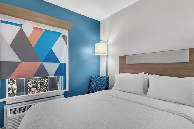 Standard, Single Bed, Holiday Inn Express Hotel Suites Destin E Commons Mall Area 1/10