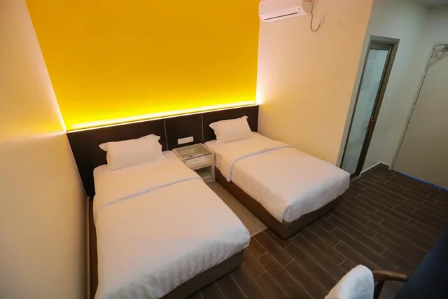 Standard, Twin Beds, No Window، Pantai Regal Hotel 1/5
