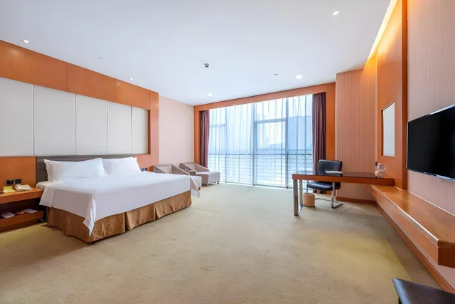 Deluxe, Family, Vienna Hotel (Guangzhou South Railway Station Hanxi Changlong Scenic Spot) 1/1