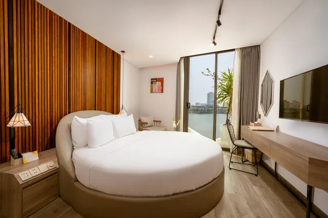 Deluxe, Queen Bed, River Front, Balcony، HAIAN Riverfront Hotel 1/7