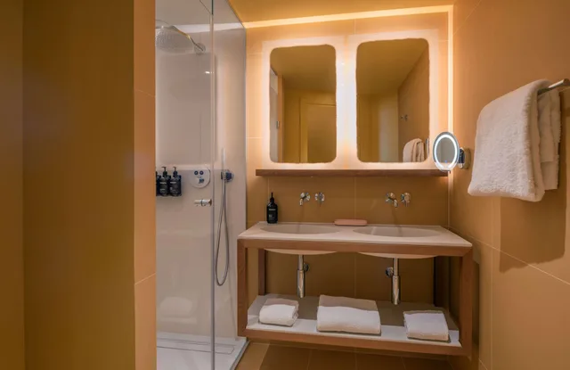 2 Bedrooms, Canopy, Suite, King Bed، Canopy by Hilton Cannes 2/2