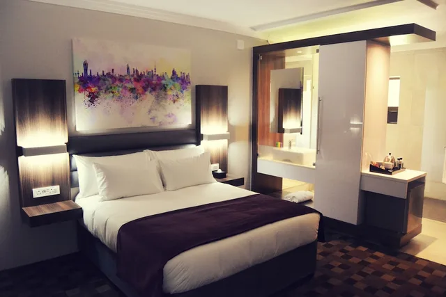 غرفة قياسية بسرير كوين، Palm Swift Luxury Accommodation 2/3