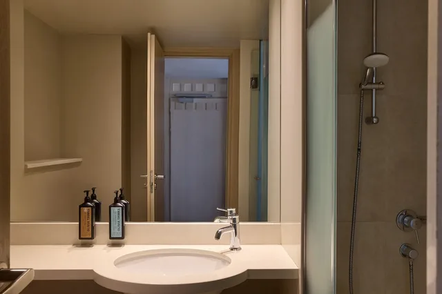 Room, Queen Bed, Inland View, Sofa، Atlantica Akti Zeus Hotel 9/10