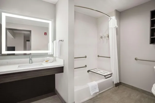 جناح استوديو بسريرين كوين لذوي الإعاقة، Homewood Suites by Hilton Springfield Medical District 2/2