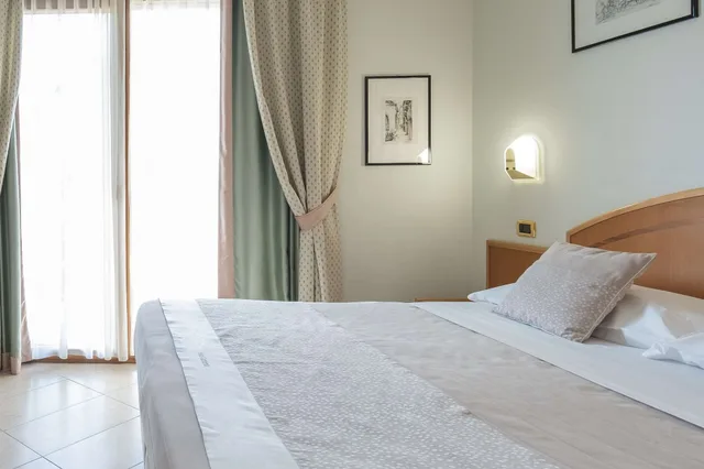 Room, Triple, 1 Double and 1 Single Bed, Gardenia Sorrento Coast, Ascend Hotel Collection 4/10