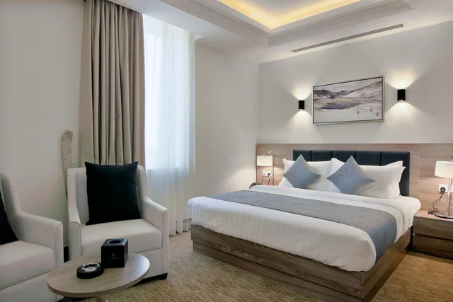 جناح جونيور بسرير كينج، فندق براود الخبر(The Proud Hotel) 1/2