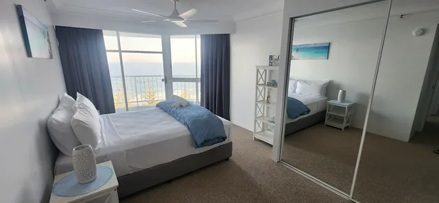 شقة تنفيذية بسرير كوين وسرير فردي بغرفتي نوم، Burleigh Surf Apartments 4/6