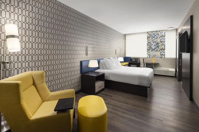 غرفة قياسية بسرير كينج لذوي الإعاقة، Glo Best Western Nashville 5/6