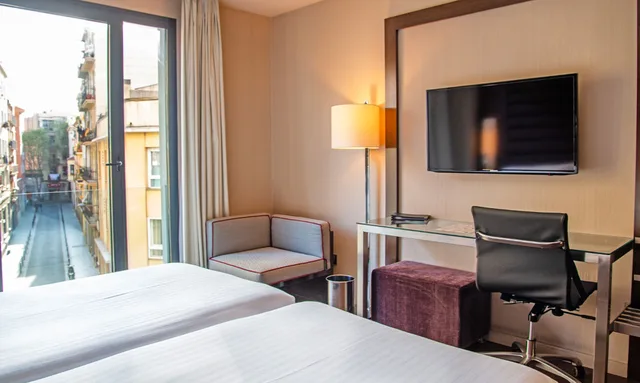 Standard, King and Twin Beds, Pestana Arena Barcelona 4/8