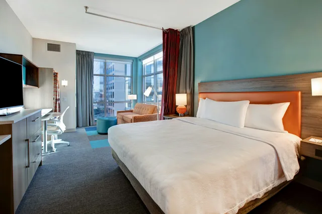 جناح استوديو ركني بسرير كينج، Home2 Suites By Hilton Charlotte Uptown Nc 1/3