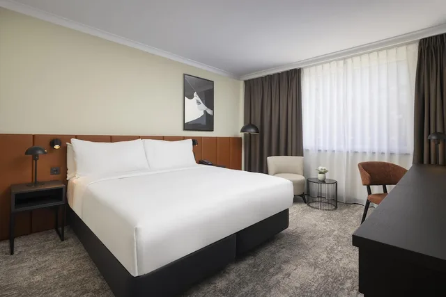 غرفة قياسية بسرير كوين، Hilton Duesseldorf 2/10