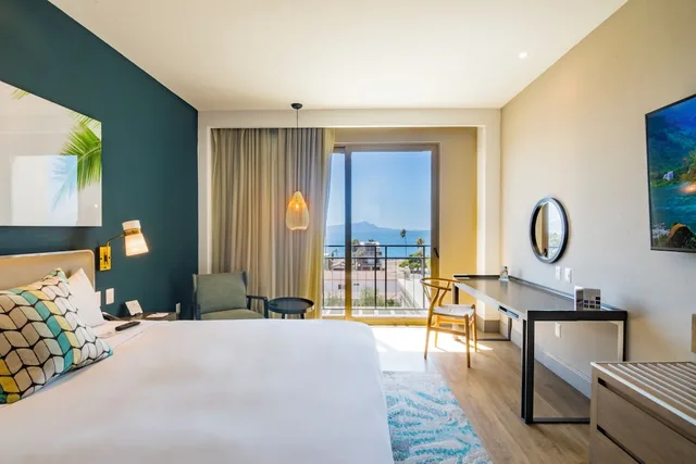 غرفة سوبيريور بسرير كينج بإطلالة على الجبل، Torre Lucerna Hotel Ensenada 2/8