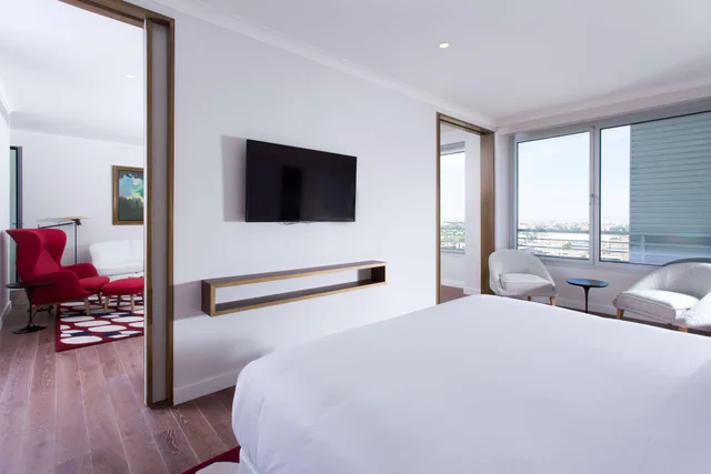 Vip, Junior Suite, with View, Terrace, NH Collection Madrid Eurobuilding 4/10