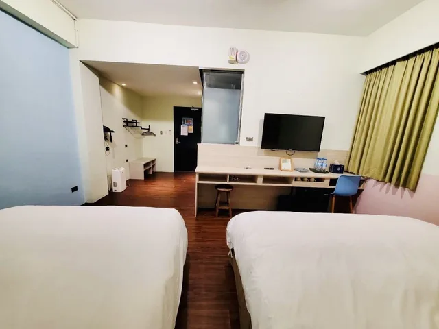 غرفة اقتصادية رباعية بسرير كوين بجاكوزي، Wow Happy Hotel 2/3