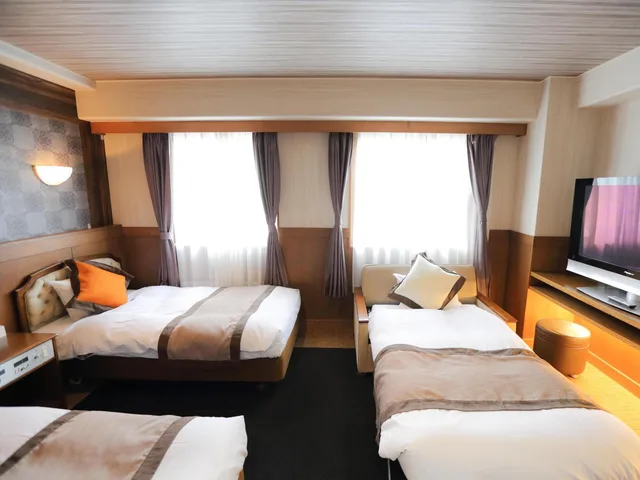 غرفة ثلاثية، Hotel Areaone Kochi 1/3
