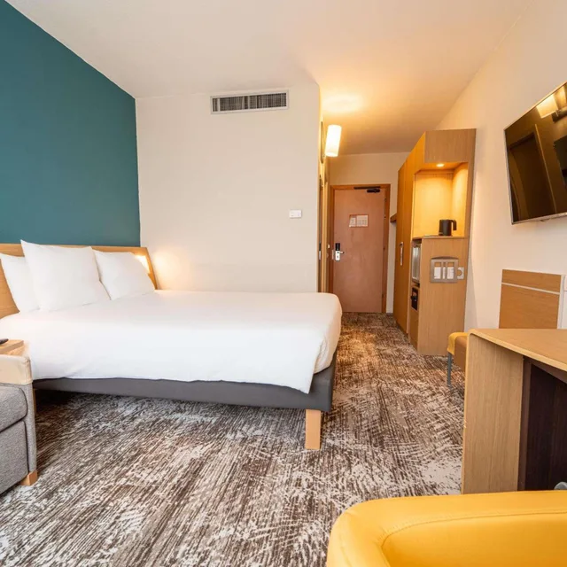 Superior, Double Bed, Sofa, Novotel Roma Est 3/10