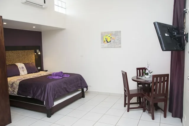 جناح رومانسي بسرير كوين، Las Brisas Resort and Villas 1/2