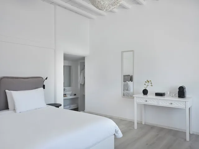 Classic, King Bed, Sea View, Outdoor Jetted Tub، Pietra e Mare - Mykonos Moments 1/6